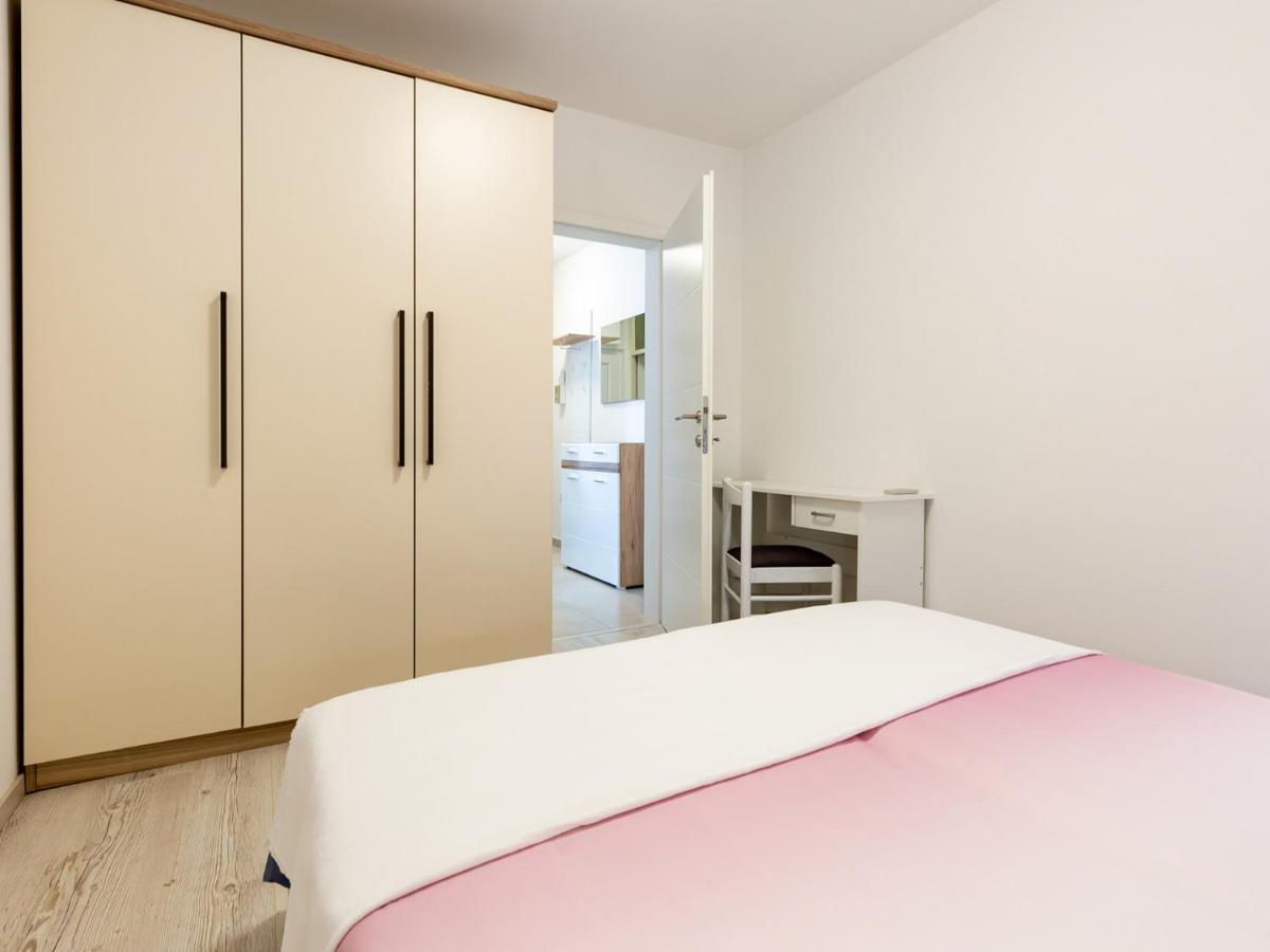 Amoroso Apartment 200M From Sea Porec Luaran gambar